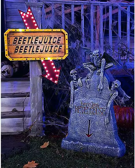 Light-Up LED Hanging Marquee Beetlejuice Sign 3 Light-Up LED Hanging Marquee Beetlejuice Sign - Image 3